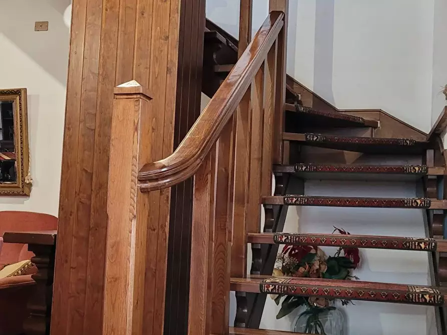 Immagine 13 di Rustico / casale in vendita  a Lucca