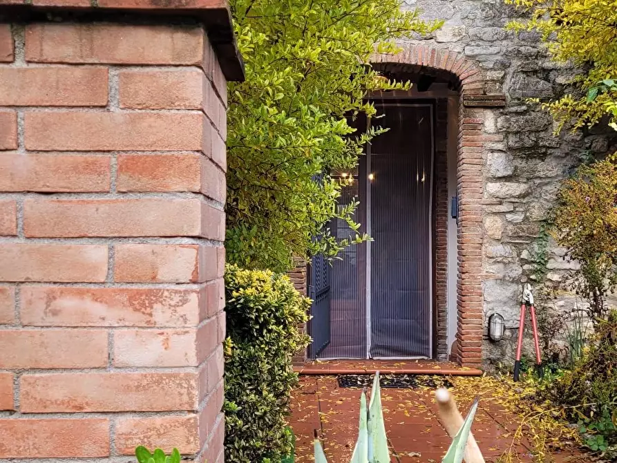 Immagine 55 di Rustico / casale in vendita  a Lucca