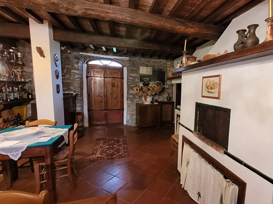 Immagine 31 di Rustico / casale in vendita  a Lucca
