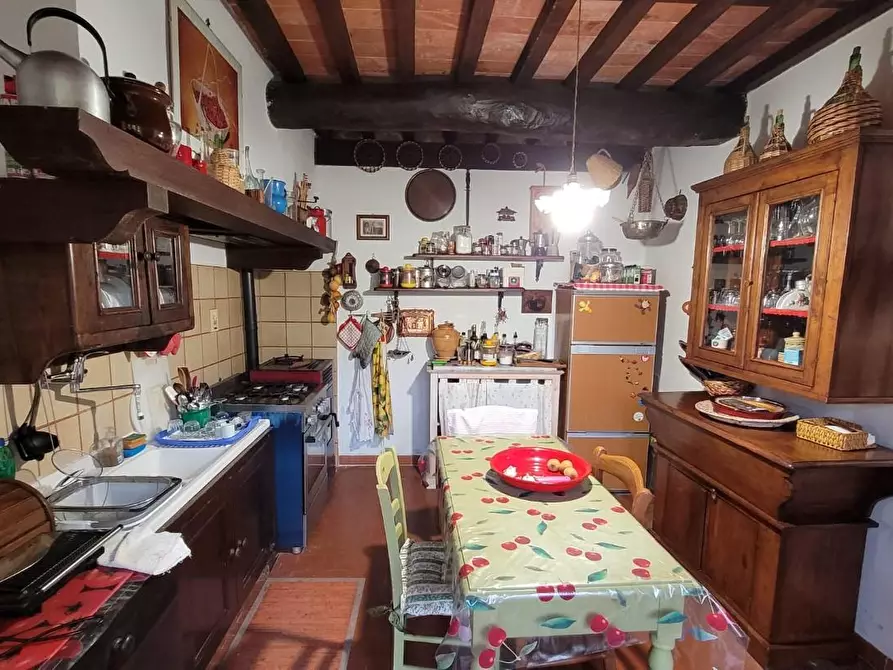 Immagine 34 di Rustico / casale in vendita  a Lucca