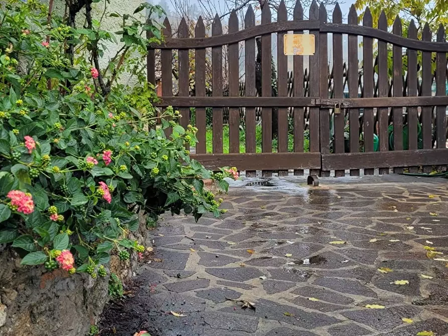 Immagine 60 di Rustico / casale in vendita  a Lucca