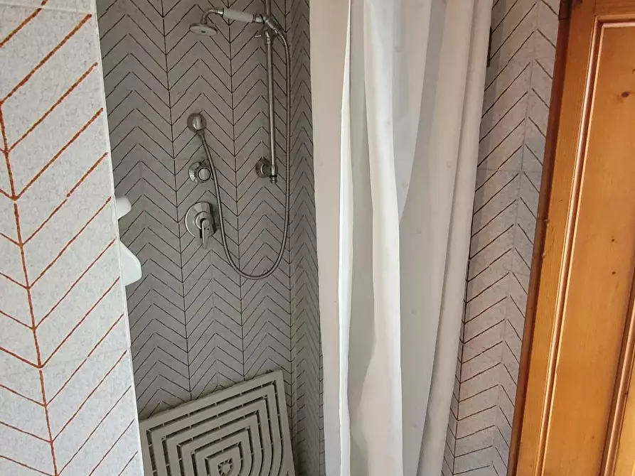 Immagine 28 di Rustico / casale in vendita  a Lucca