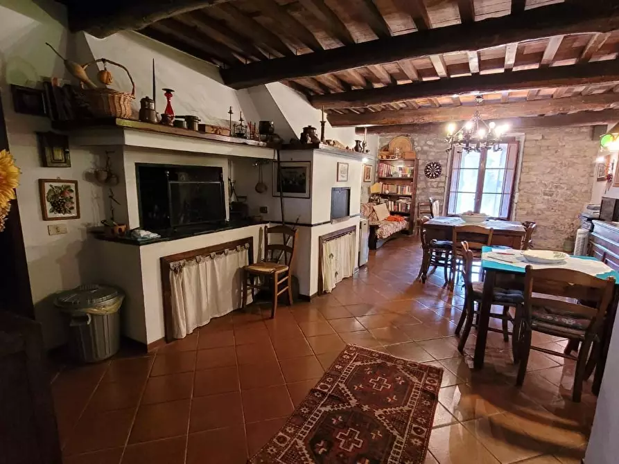 Immagine 33 di Rustico / casale in vendita  a Lucca