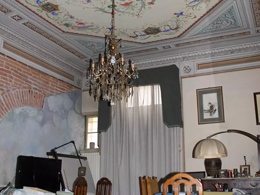 Immagine 2 di Appartamento in vendita  a Lucca