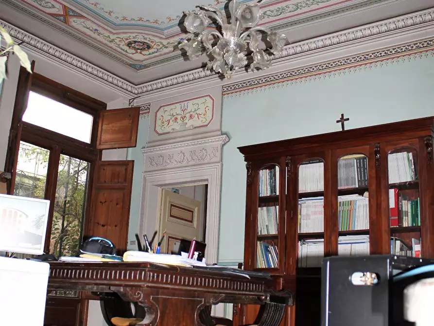 Immagine 5 di Appartamento in vendita  a Lucca