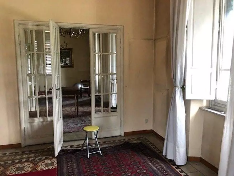 Immagine 1 di Villa in vendita  a Lucca