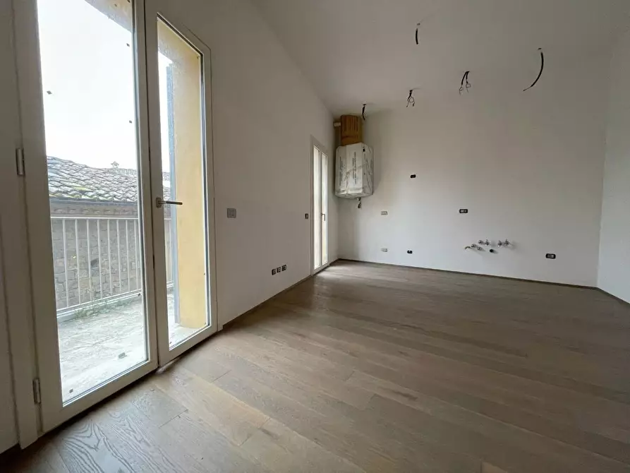 Immagine 8 di Mansarda in vendita  a Siena