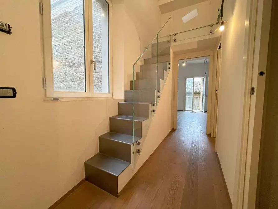 Immagine 2 di Mansarda in vendita  a Siena