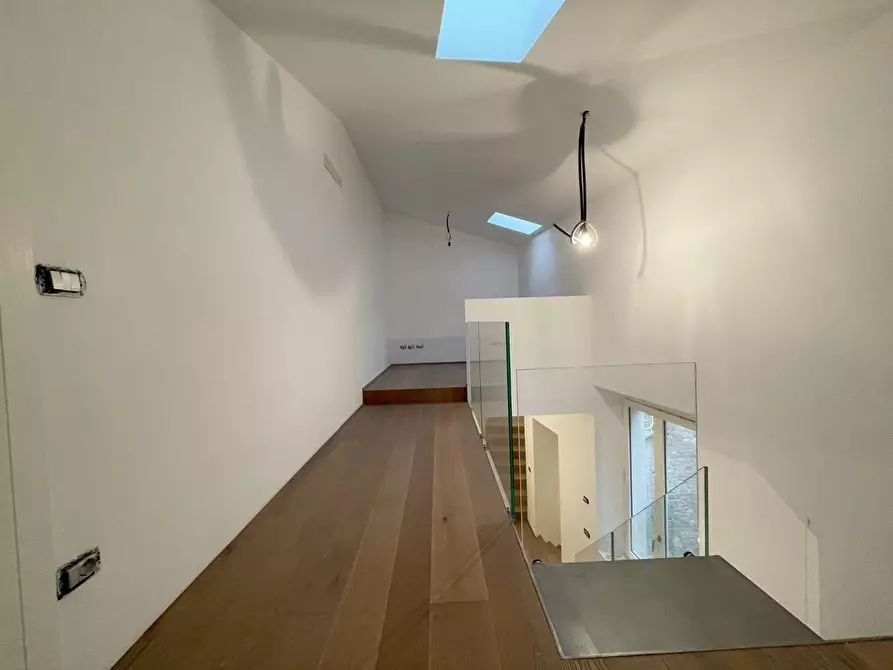 Immagine 9 di Mansarda in vendita  a Siena