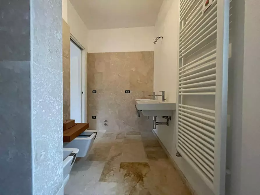 Immagine 13 di Mansarda in vendita  a Siena