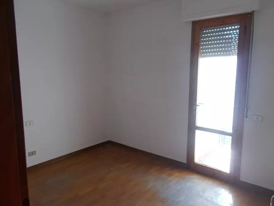 Immagine 9 di Villetta a schiera in vendita  a Pietrasanta