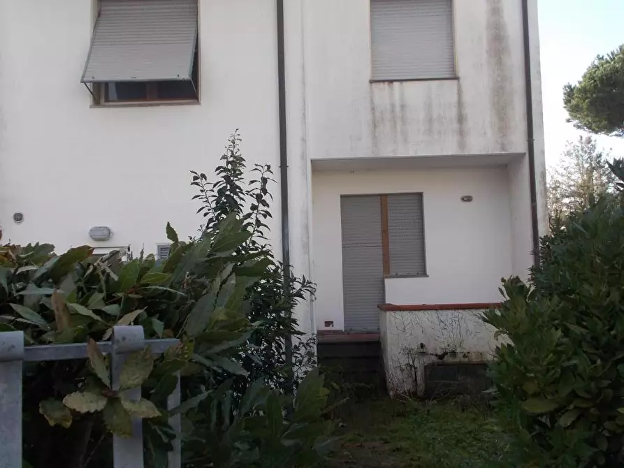 Immagine 2 di Villetta a schiera in vendita  a Pietrasanta
