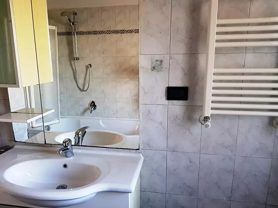 Immagine 17 di Appartamento in vendita  a Massa