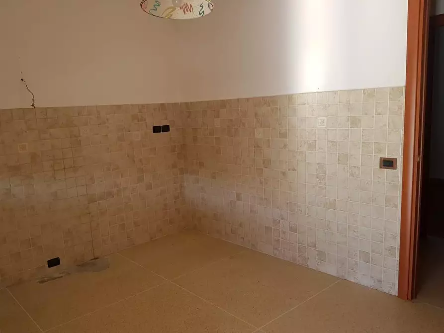 Immagine 4 di Appartamento in vendita  a Massa