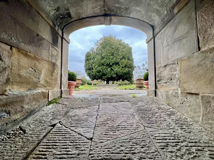 Immagine 55 di Villa in vendita  a Capannori