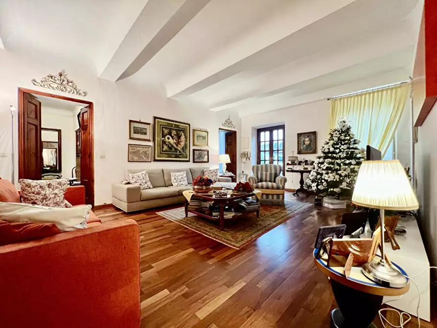 Immagine 7 di Villa in vendita  a Capannori