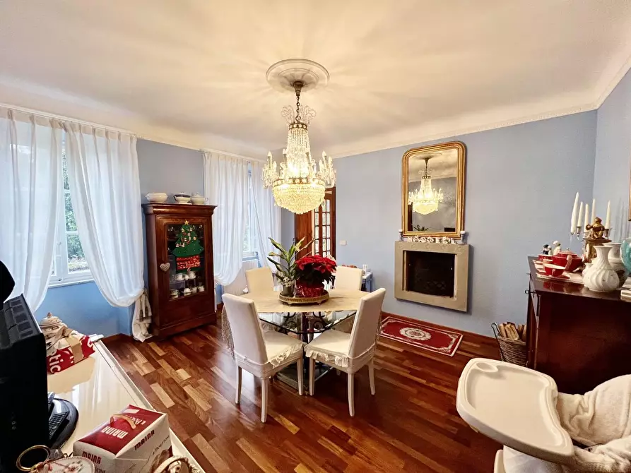 Immagine 12 di Villa in vendita  a Capannori