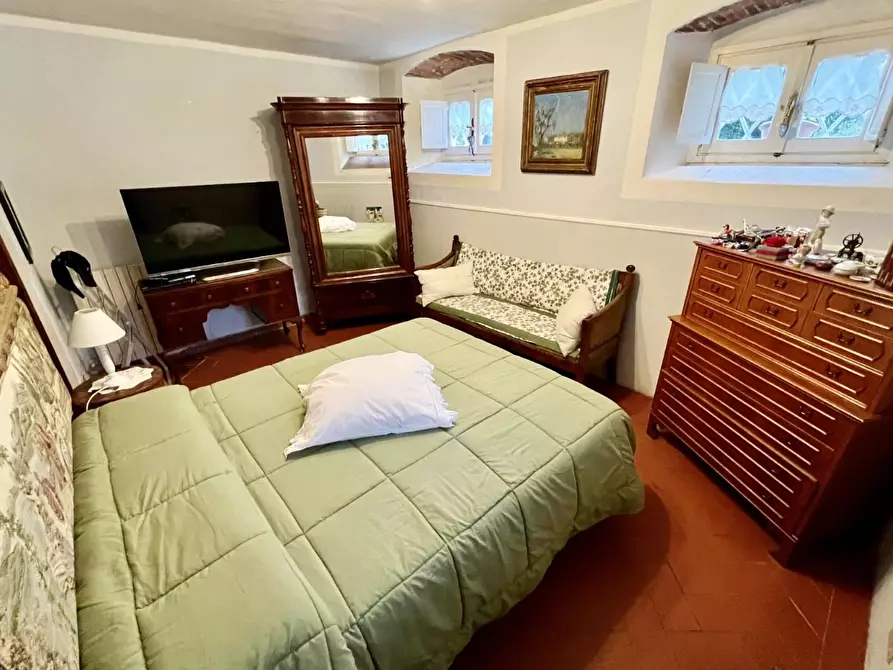 Immagine 34 di Villa in vendita  a Capannori