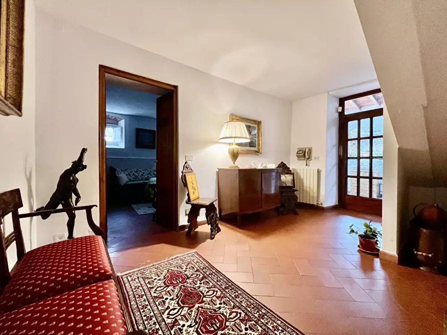 Immagine 32 di Villa in vendita  a Capannori