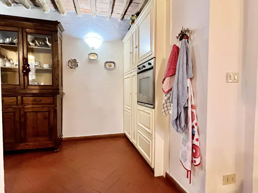 Immagine 46 di Villa in vendita  a Capannori