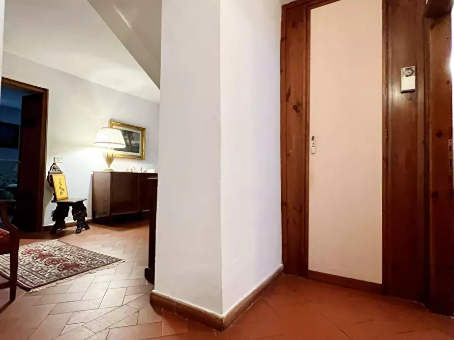 Immagine 35 di Villa in vendita  a Capannori