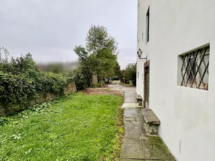 Immagine 62 di Villa in vendita  a Capannori