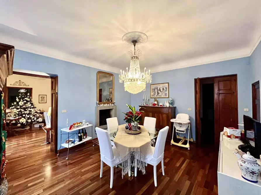 Immagine 11 di Villa in vendita  a Capannori