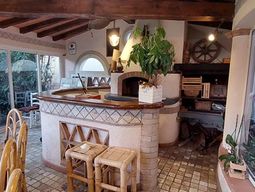 Immagine 87 di Villa in vendita  a Pietrasanta