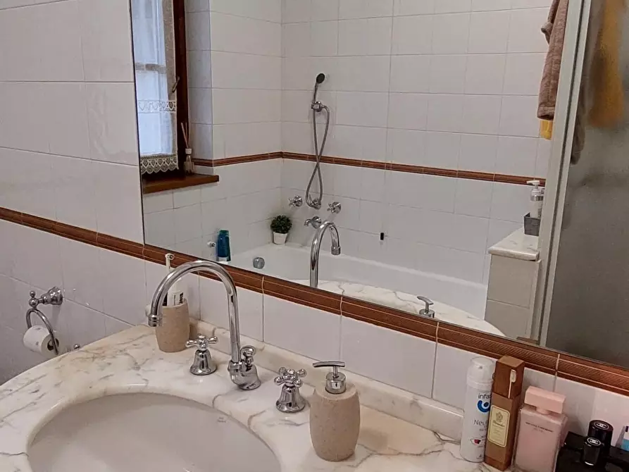 Immagine 67 di Villa in vendita  a Pietrasanta