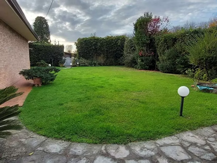 Immagine 30 di Villa in vendita  a Pietrasanta