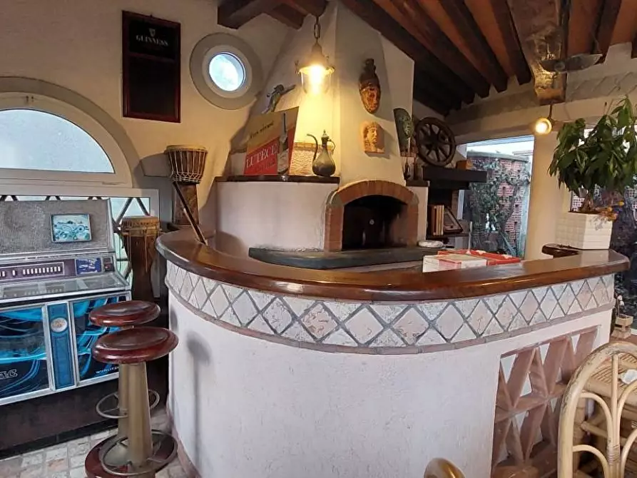 Immagine 89 di Villa in vendita  a Pietrasanta