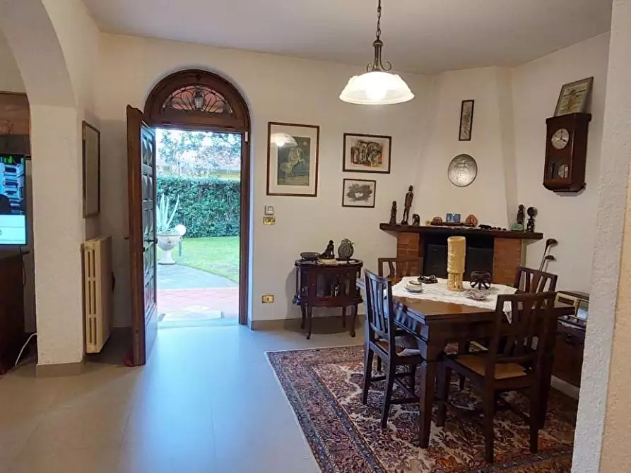 Immagine 37 di Villa in vendita  a Pietrasanta