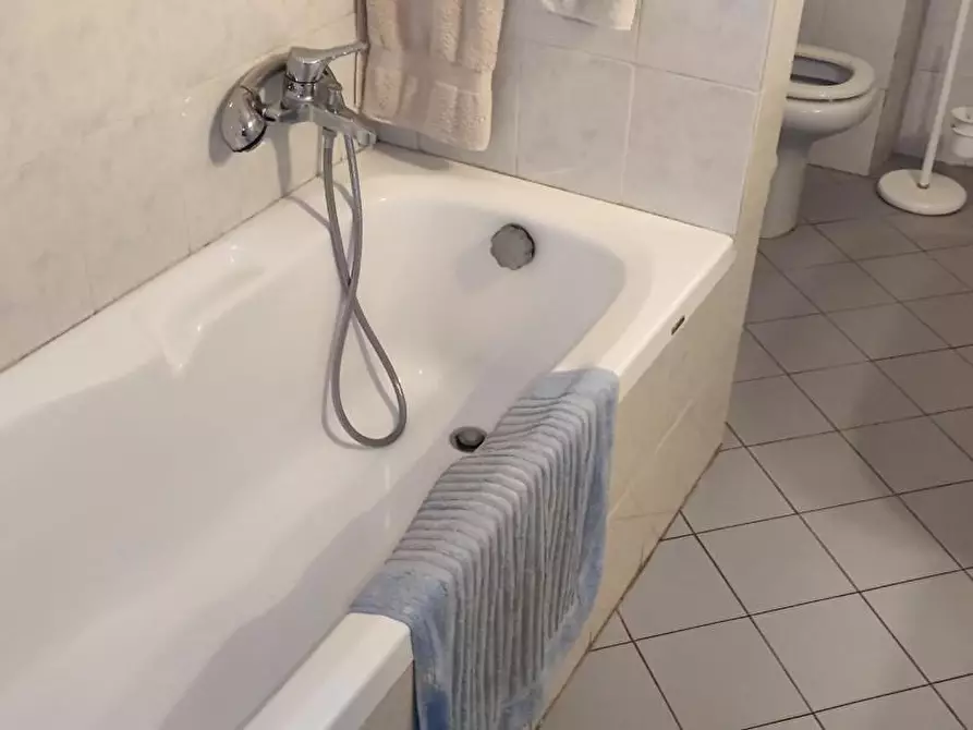 Immagine 15 di Appartamento in vendita  a Massa