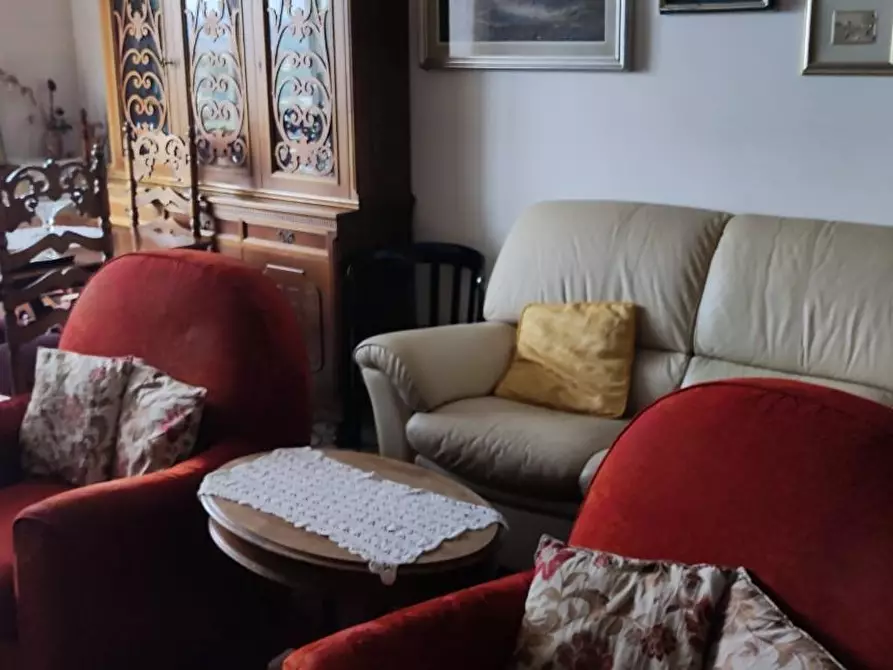 Immagine 4 di Appartamento in vendita  a Massa