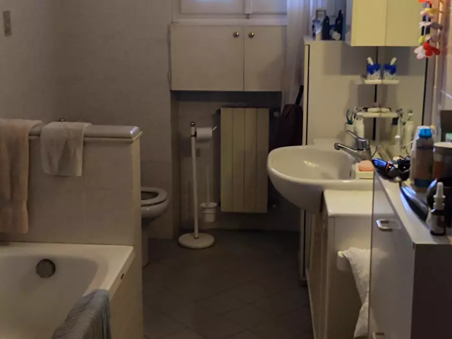 Immagine 13 di Appartamento in vendita  a Massa