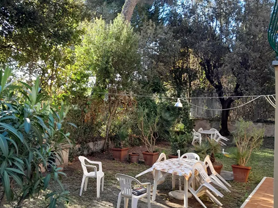 Immagine 7 di Villa in vendita  a Livorno