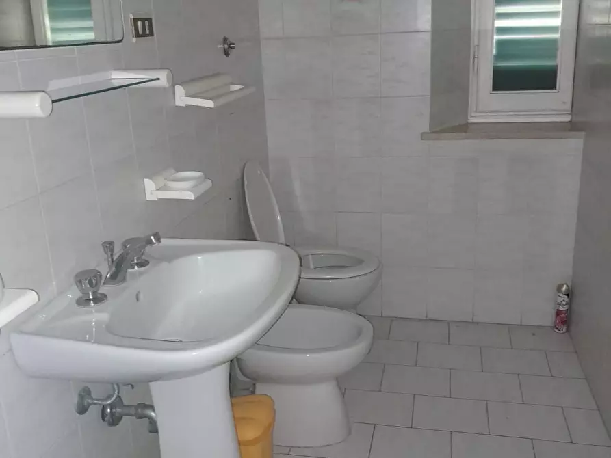 Immagine 13 di Villa in vendita  a Livorno