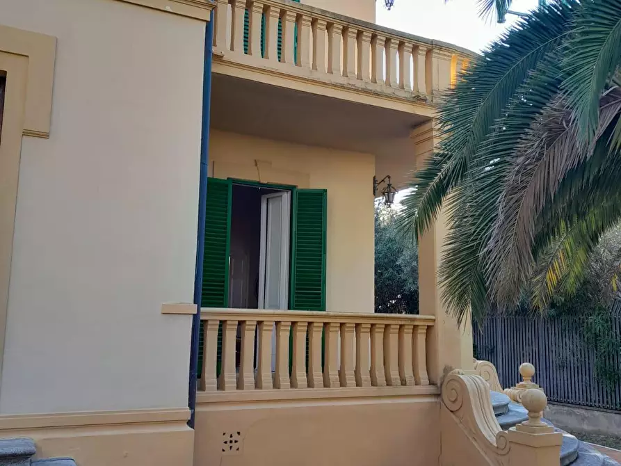 Immagine 15 di Villa in vendita  a Livorno