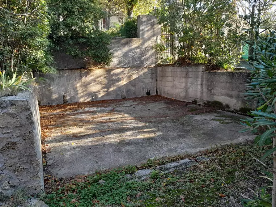 Immagine 8 di Villa in vendita  a Livorno