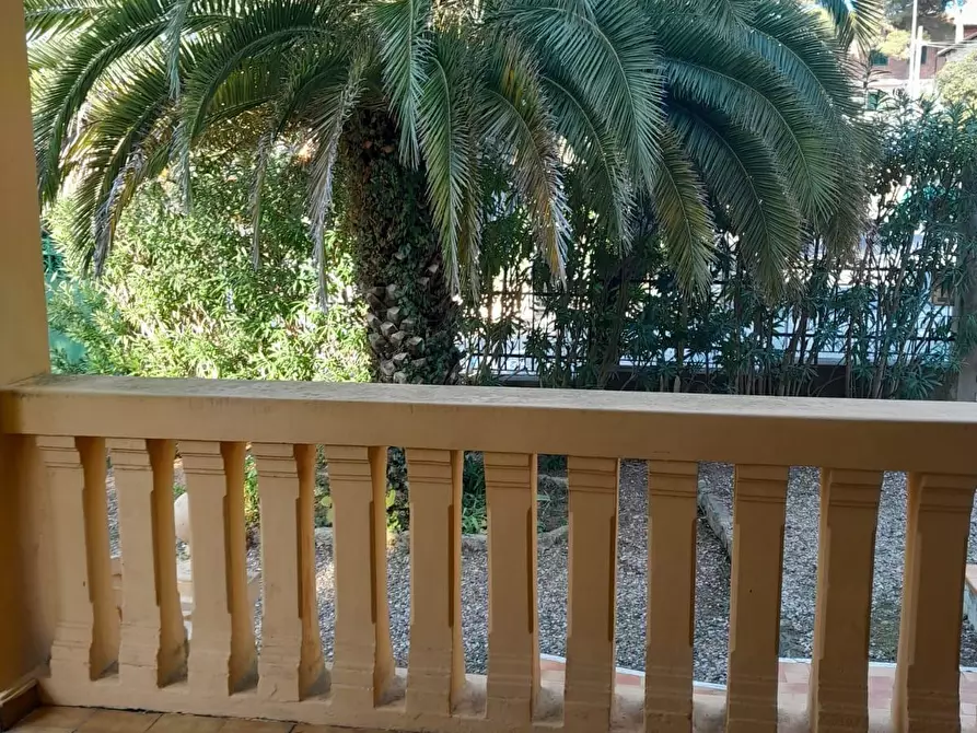 Immagine 21 di Villa in vendita  a Livorno