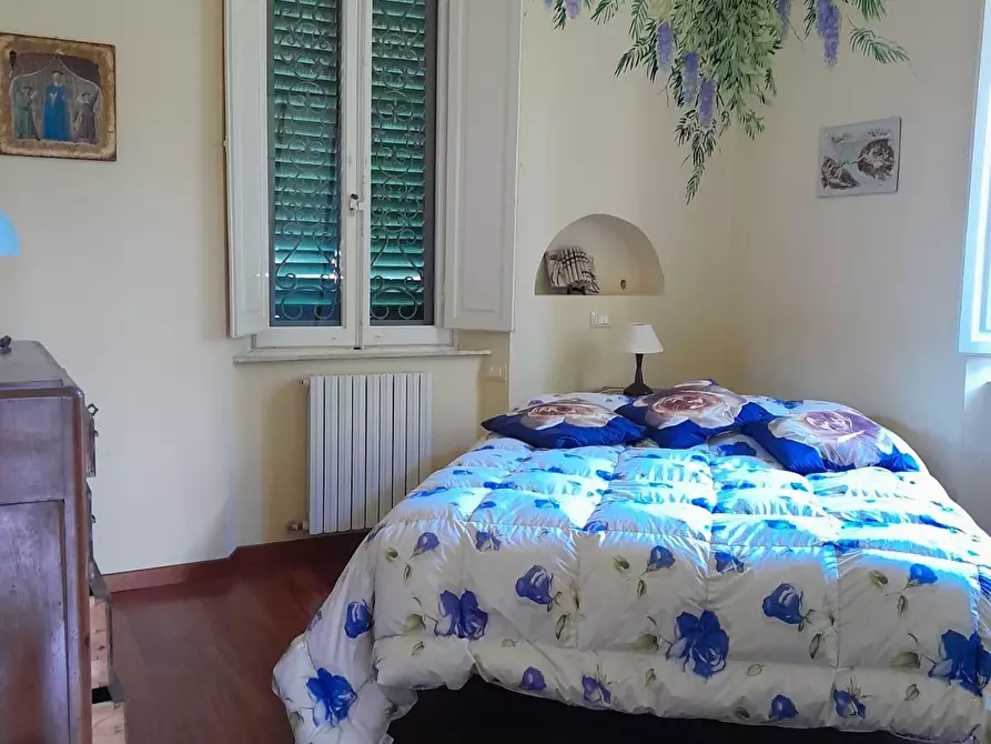 Immagine 26 di Villa in vendita  a Livorno