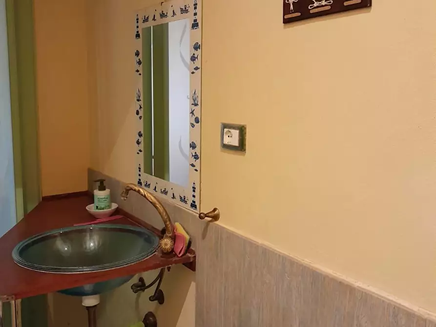 Immagine 27 di Villa in vendita  a Livorno