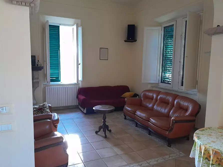 Immagine 35 di Villa in vendita  a Livorno