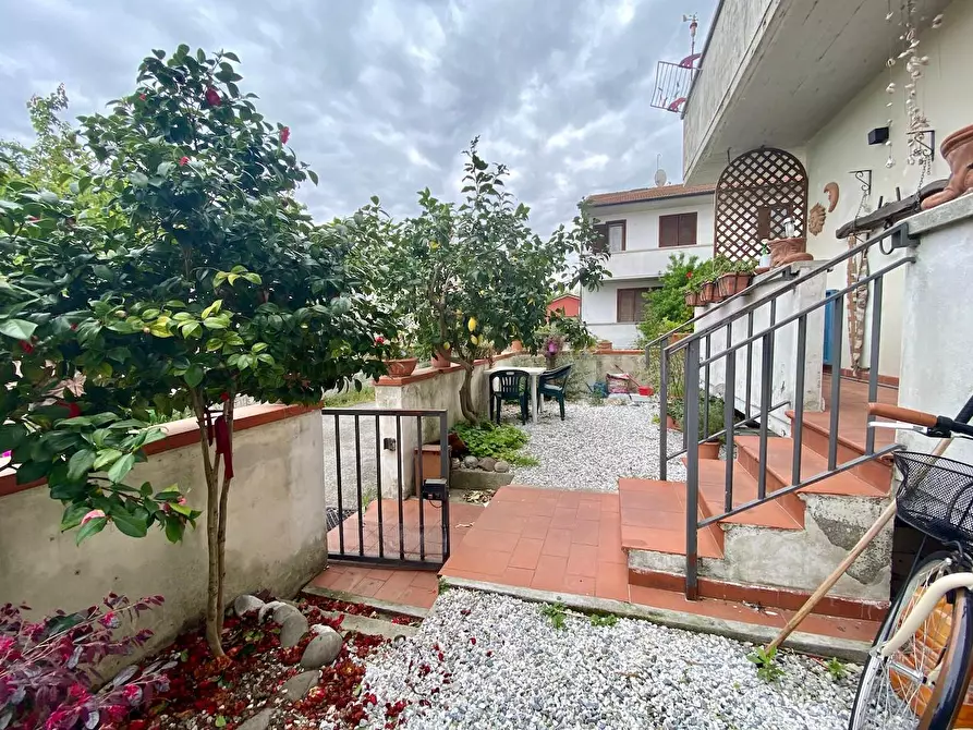 Immagine 7 di Villetta a schiera in vendita  a Vecchiano