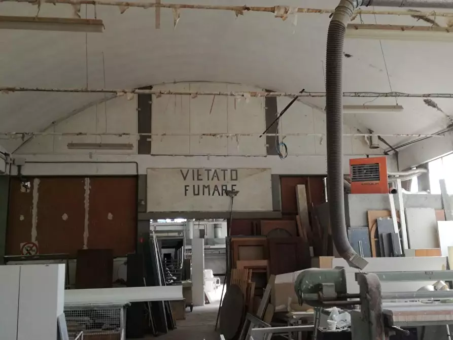 Immagine 2 di Laboratorio in vendita  a Terricciola