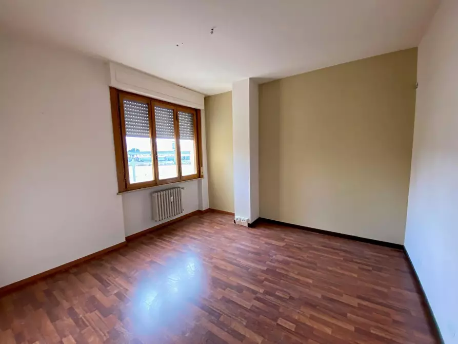 Immagine 5 di Appartamento in vendita  a Lucca