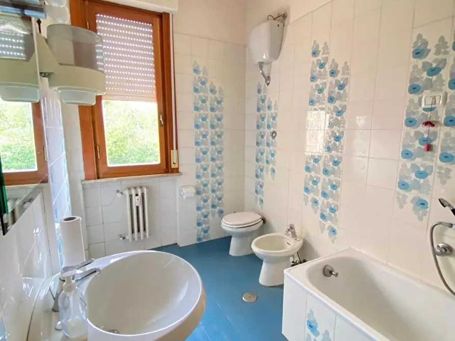 Immagine 8 di Appartamento in vendita  a Lucca