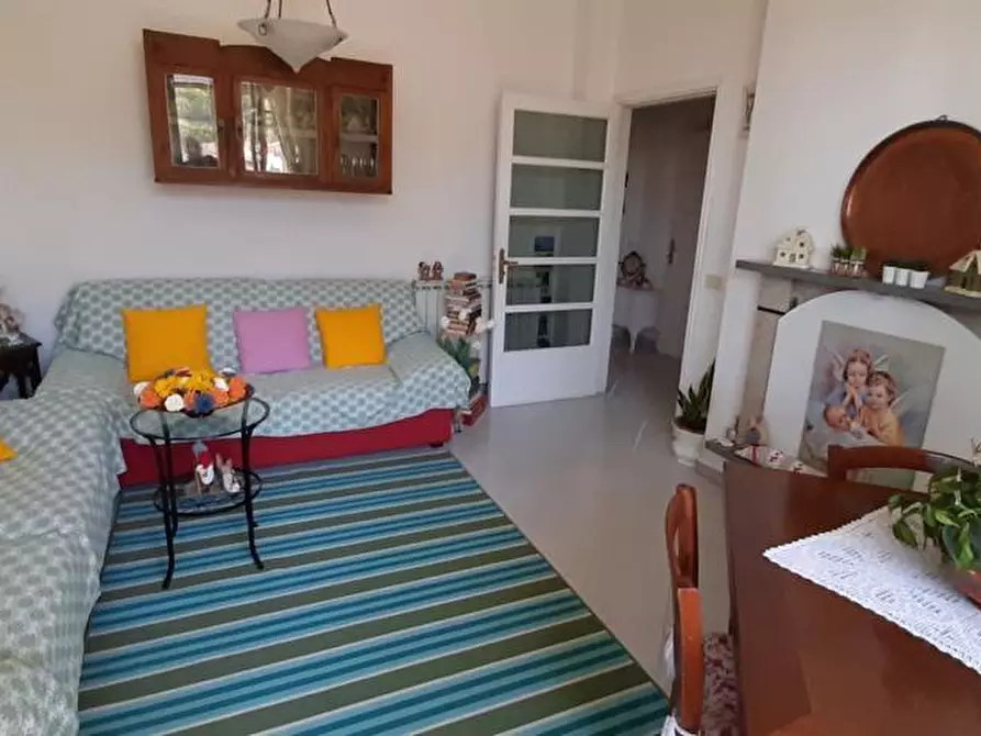 Immagine 2 di Appartamento in vendita  a Montignoso