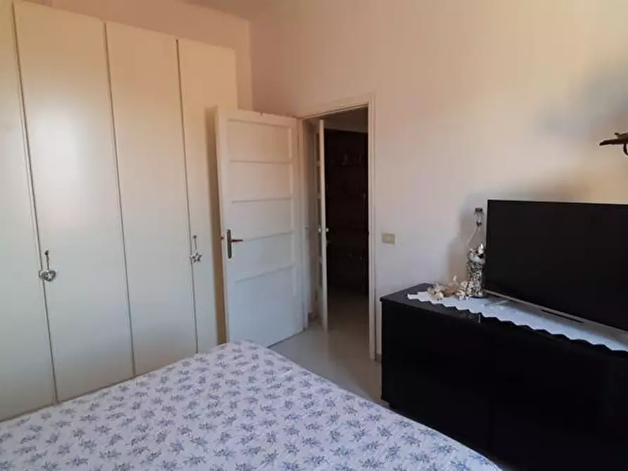 Immagine 5 di Appartamento in vendita  a Montignoso