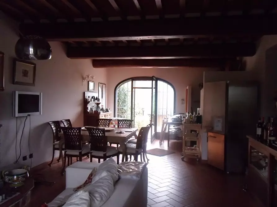 Immagine 2 di Casa colonica in vendita  a Montespertoli